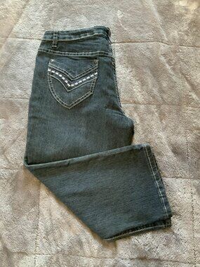 Ling's Jeans USA Capris Size 9/10 Dark Wash Embroidered Back Pocket Crop Denim